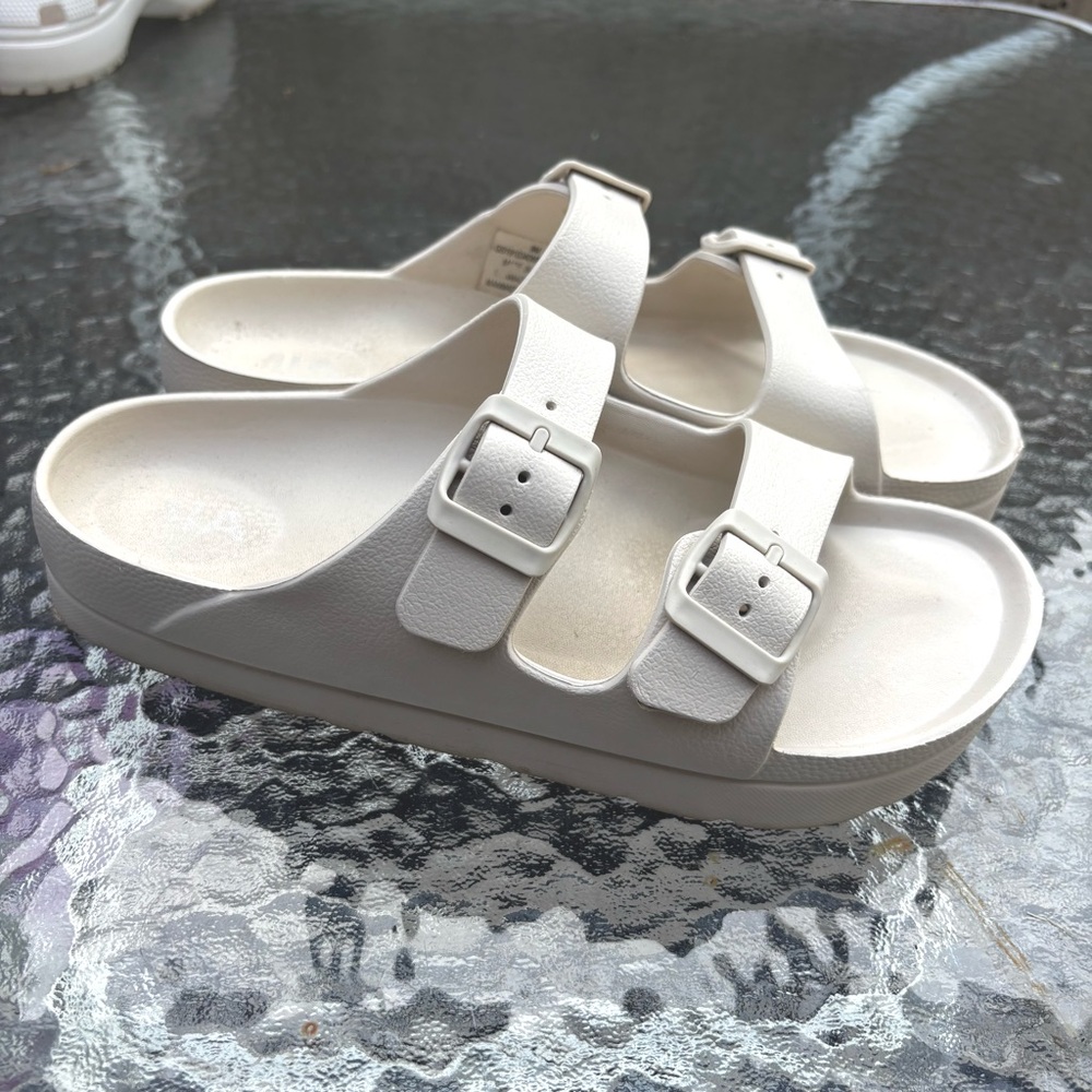 Mia Sandals